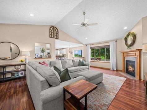 5598 White Fox Drive Rockford IL 61102