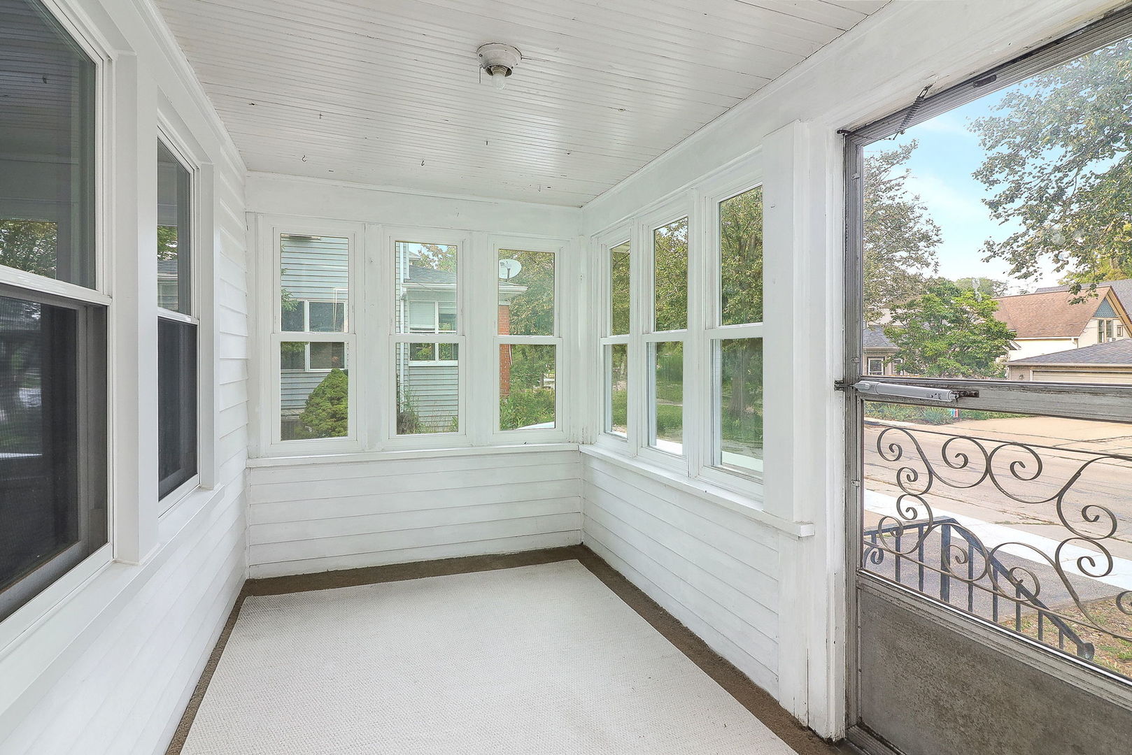 4952 Linscott Avenue Downers Grove IL 60515