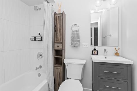 6709 West Forest View Lane Niles IL 60714