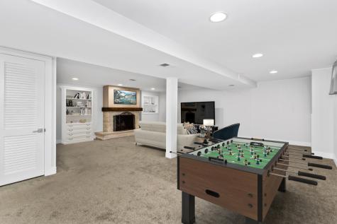 6709 West Forest View Lane Niles IL 60714