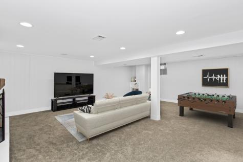 6709 West Forest View Lane Niles IL 60714