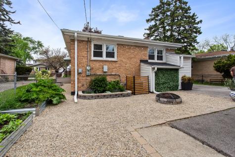 6709 West Forest View Lane Niles IL 60714