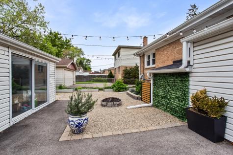 6709 West Forest View Lane Niles IL 60714
