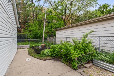 6709 West Forest View Lane Niles IL 60714
