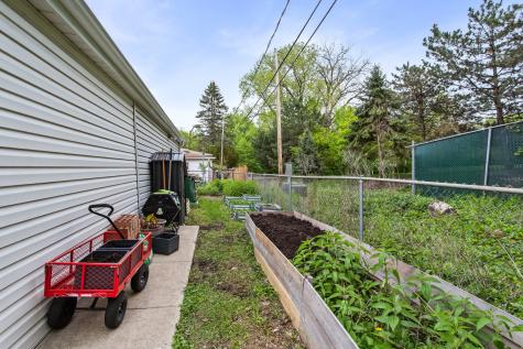 6709 West Forest View Lane Niles IL 60714