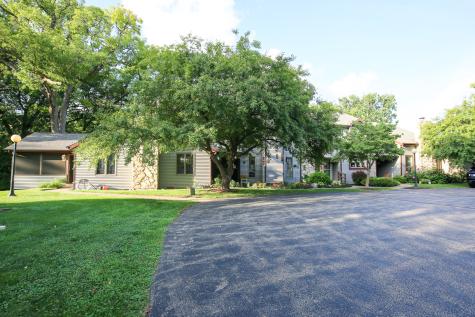 209 Fox Trot Dixon IL 61021