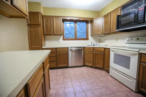 209 Fox Trot Dixon IL 61021