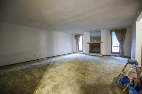 209 Fox Trot Dixon IL 61021