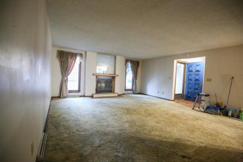 209 Fox Trot Dixon IL 61021