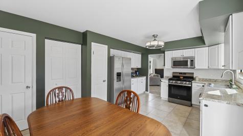88 Devonshire Circle Elgin IL 60123