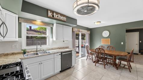 88 Devonshire Circle Elgin IL 60123