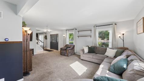 88 Devonshire Circle Elgin IL 60123
