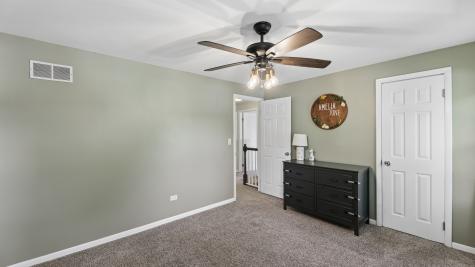 88 Devonshire Circle Elgin IL 60123