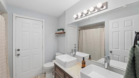 88 Devonshire Circle Elgin IL 60123