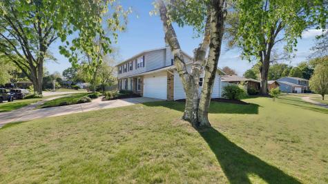 88 Devonshire Circle Elgin IL 60123
