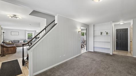 88 Devonshire Circle Elgin IL 60123