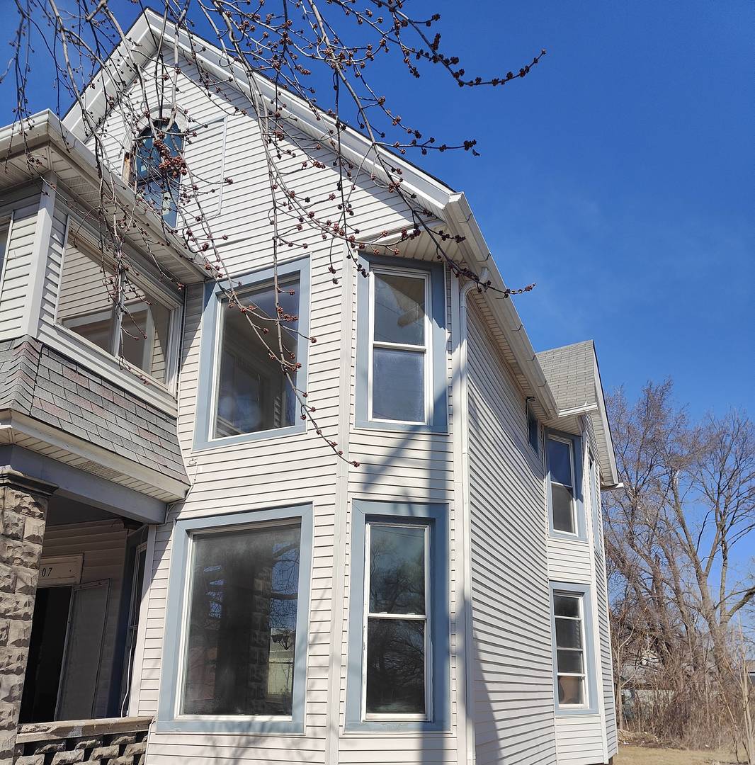 107 4TH Avenue Joliet IL 60433
