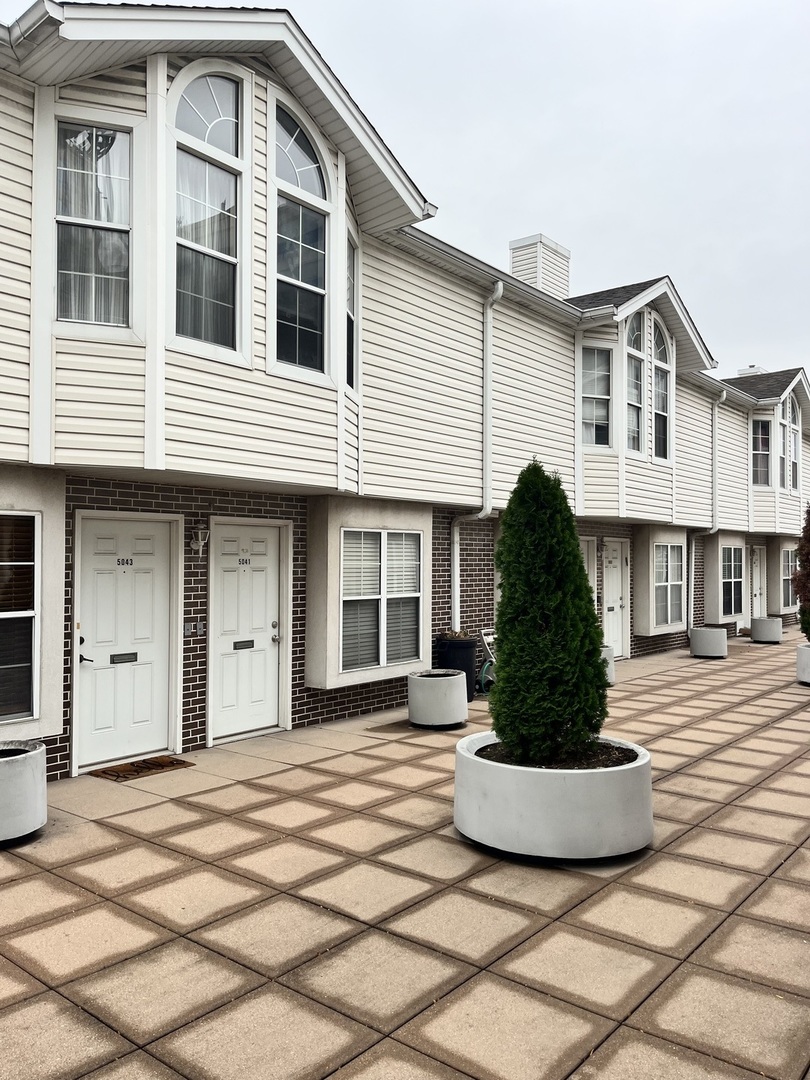 5041 Warren Street Skokie IL 60077