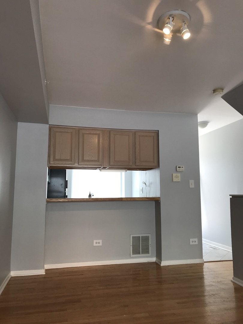 5041 Warren Street Skokie IL 60077