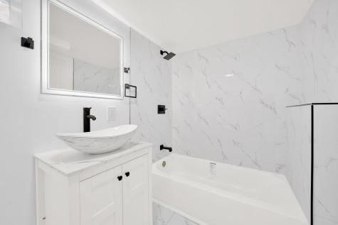7826 South Christiana Avenue Chicago IL 60652