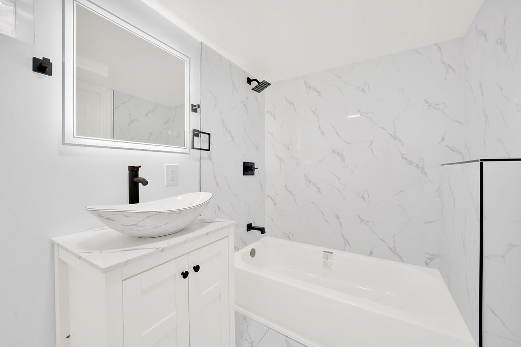 7826 South Christiana Avenue Chicago IL 60652