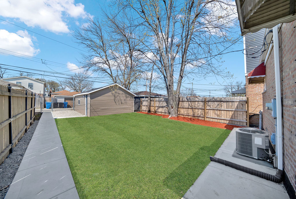 7826 South Christiana Avenue Chicago IL 60652