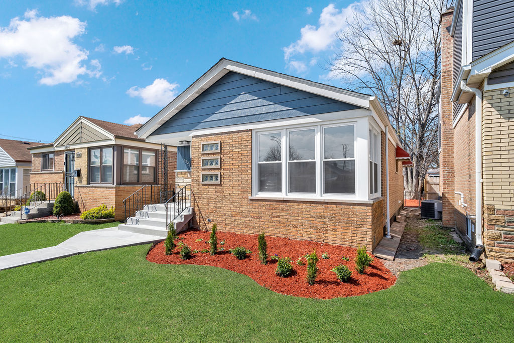 7826 South Christiana Avenue Chicago IL 60652