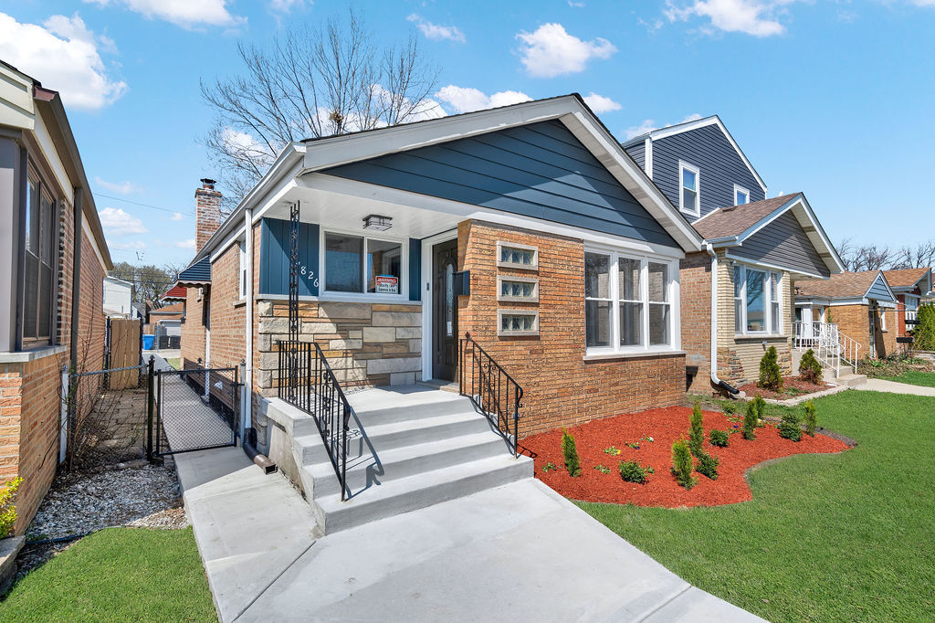 7826 South Christiana Avenue Chicago IL 60652