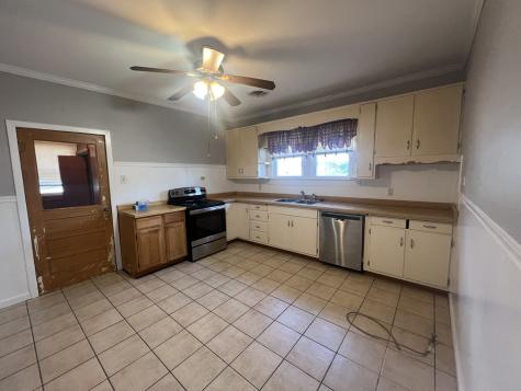 1109 West Adams Street Herrin IL 62948