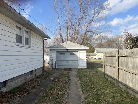 1109 West Adams Street Herrin IL 62948