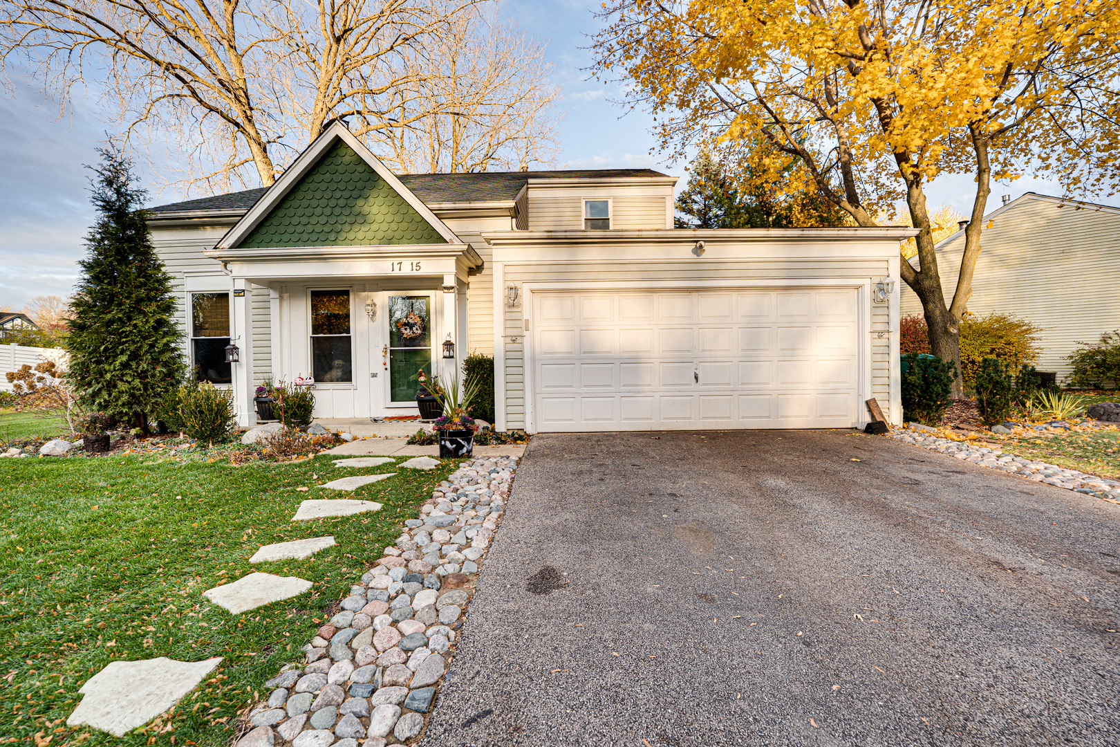1715 Riverwood Drive Algonquin IL 60102