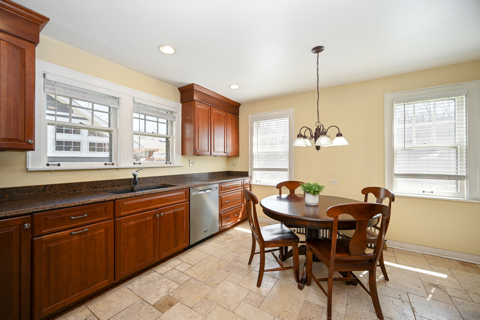 1243 Hawthorne Lane Downers Grove IL 60515