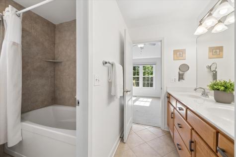 2442 Bird Lane Batavia IL 60510
