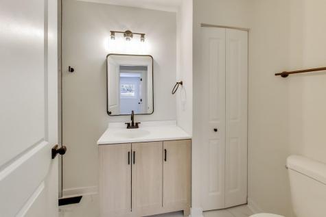 123 Kainer Avenue Barrington IL 60010