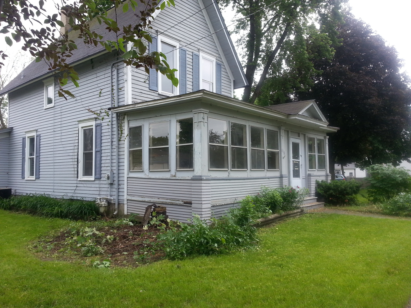 118 North Washington Street Carpentersville IL 60110