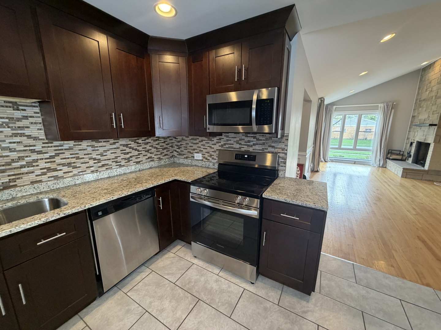340 East Huntington Lane Elmhurst IL 60126