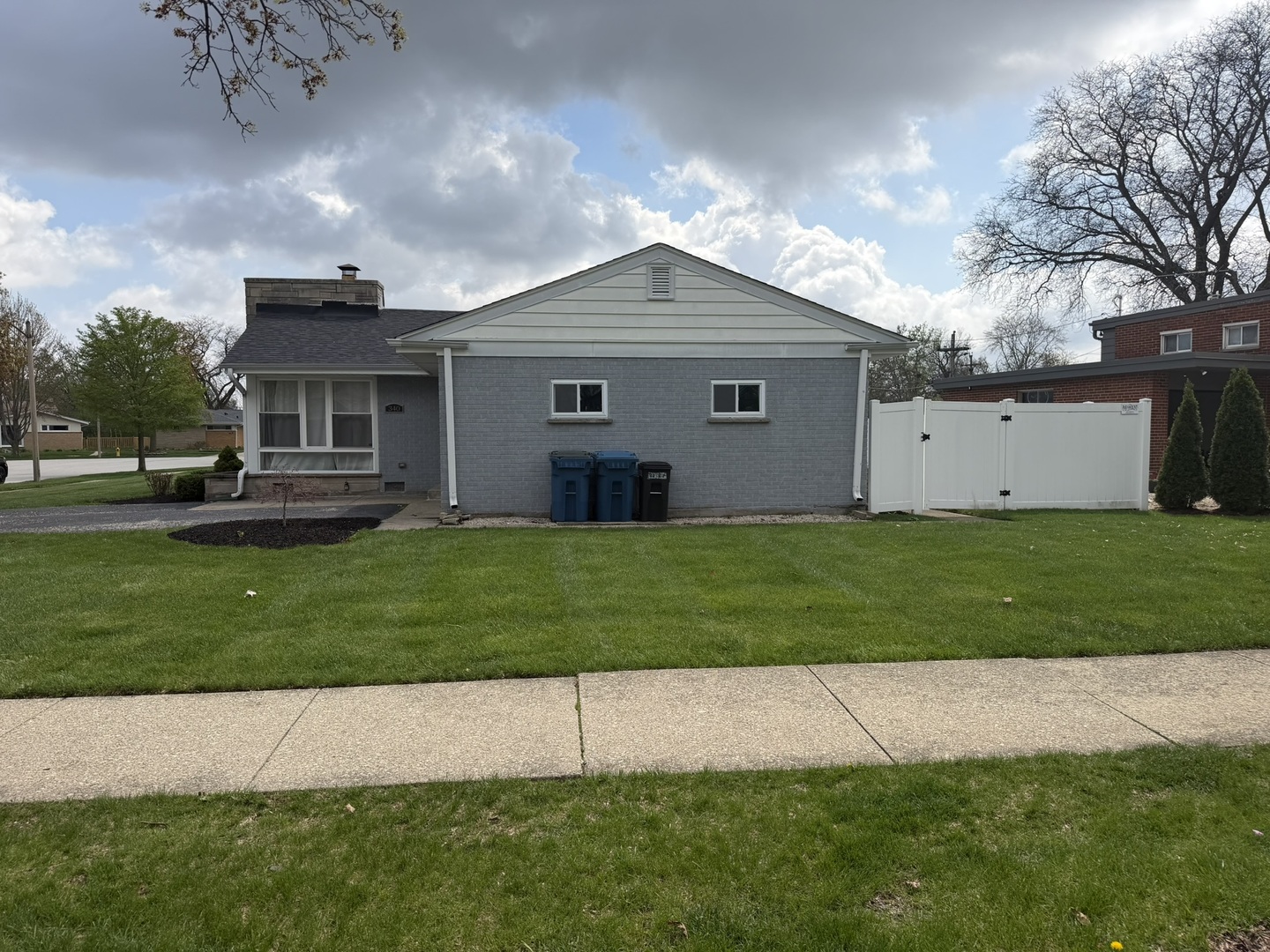 340 East Huntington Lane Elmhurst IL 60126