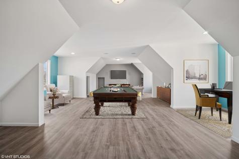7 Preston Court Lincolnshire IL 60069