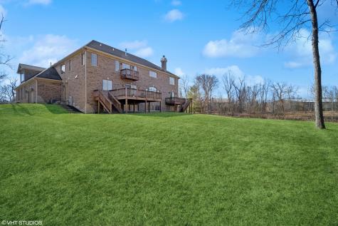 7 Preston Court Lincolnshire IL 60069