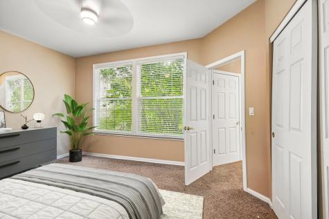 2421 Chambourd Drive Buffalo Grove IL 60089