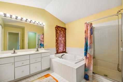 2421 Chambourd Drive Buffalo Grove IL 60089