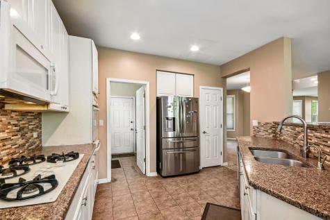 2421 Chambourd Drive Buffalo Grove IL 60089
