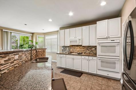 2421 Chambourd Drive Buffalo Grove IL 60089