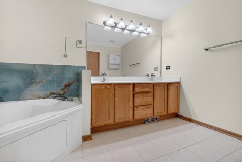 2520 Cedar Glen Drive N Lynwood IL 60411