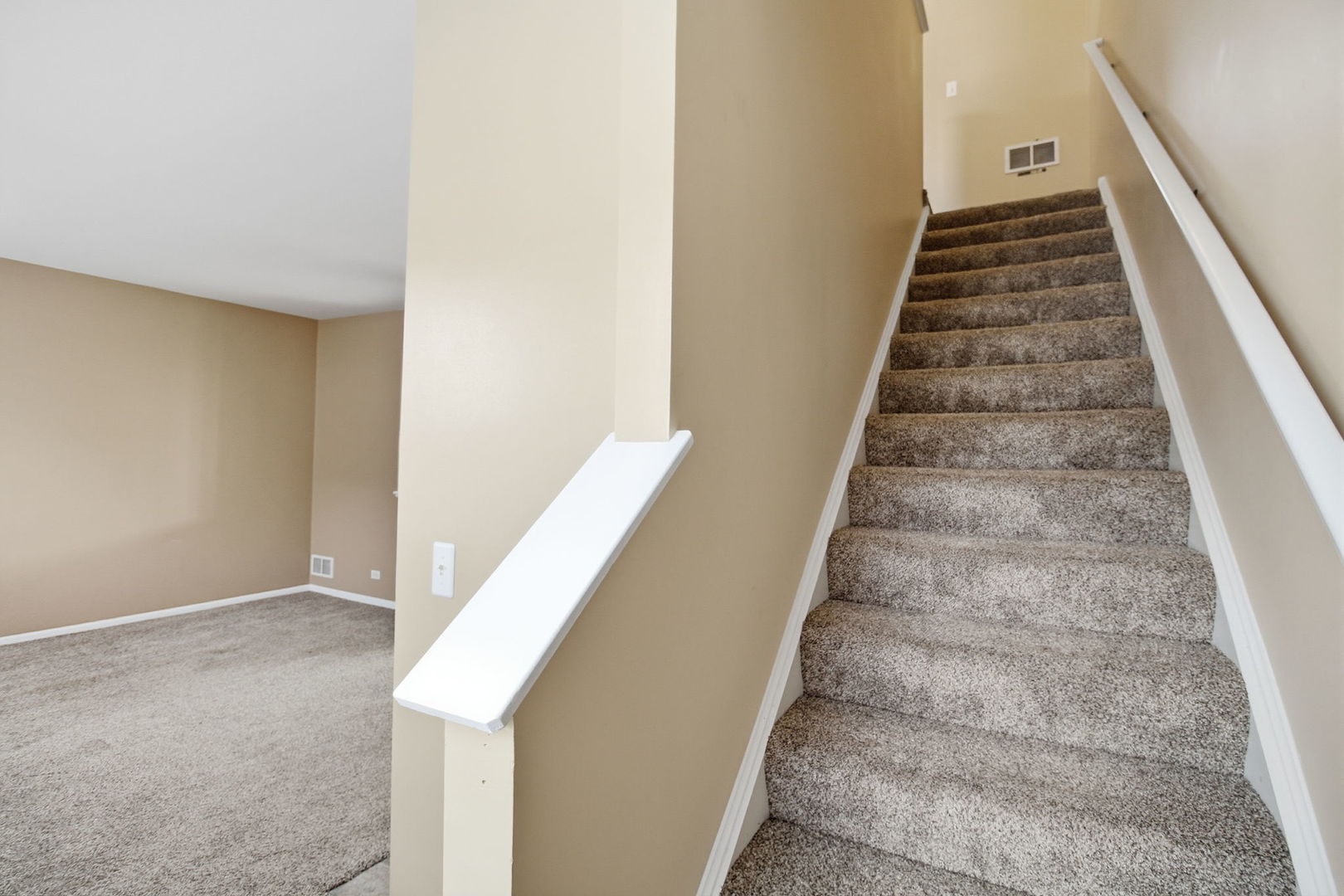 1893 Indian Hill Lane Aurora IL 60503