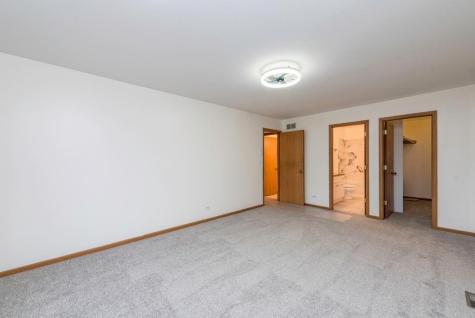 38429 North Creek Court Beach Park IL 60087