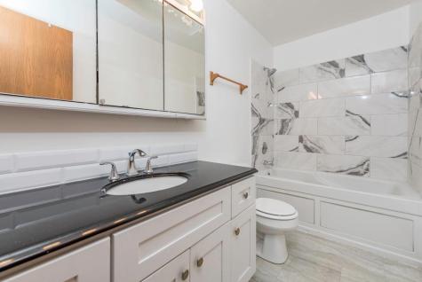 38429 North Creek Court Beach Park IL 60087