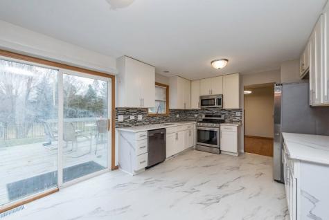 38429 North Creek Court Beach Park IL 60087