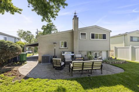 65 North Glenview Avenue Lombard IL 60148