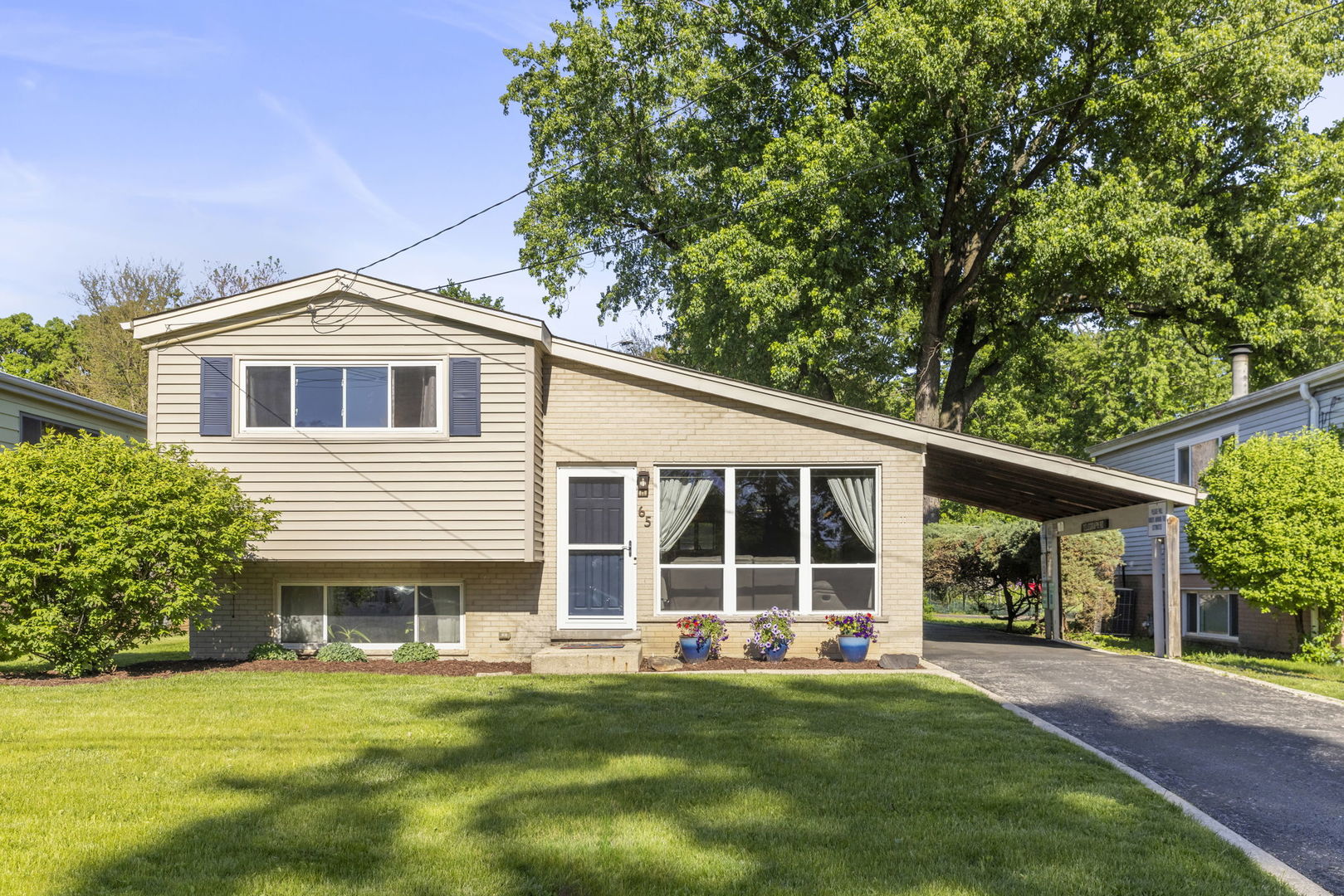 65 North Glenview Avenue Lombard IL 60148